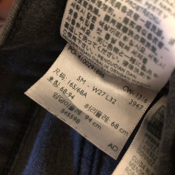 (SOLD) 524 Levi’s Skinny Jeans - Picture 4 of 6